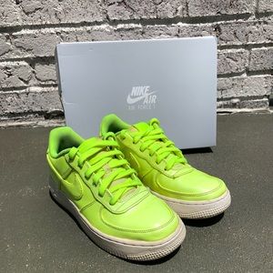 Nike Air Force 1 LV8 UV Volt